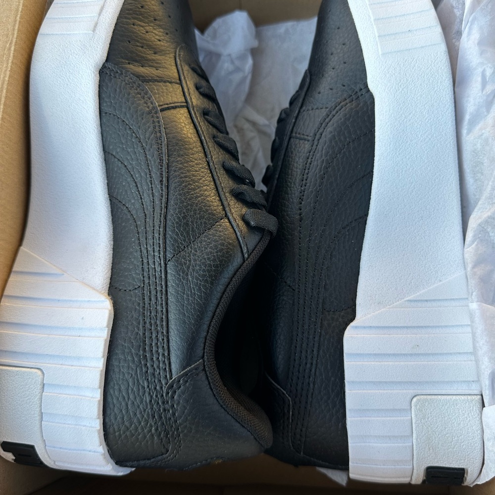 Puma Men's Black and White Sneakers